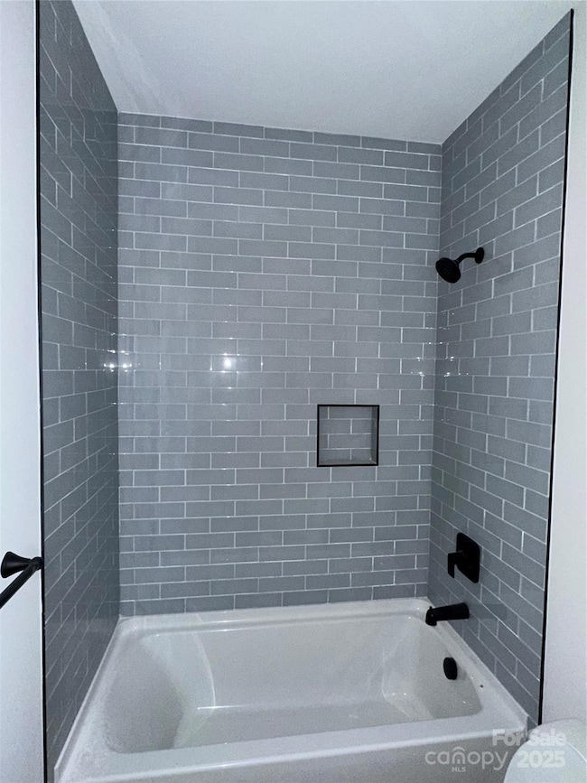 4504 W Tyvola Rd, Charlotte, NC 28208 - photo 7