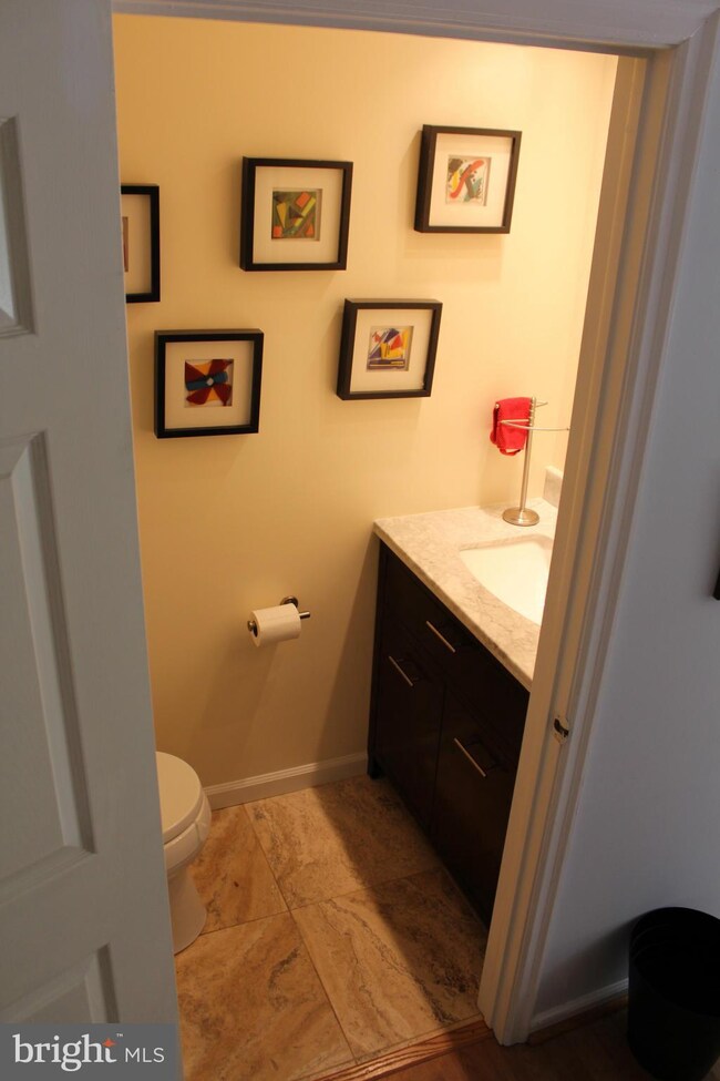 14924 Saddle Creek Dr, Burtonsville, MD 20866 - photo 2