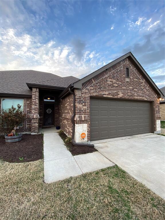 1111 Serendipity Cir, Sanger, TX 76266 - photo 2