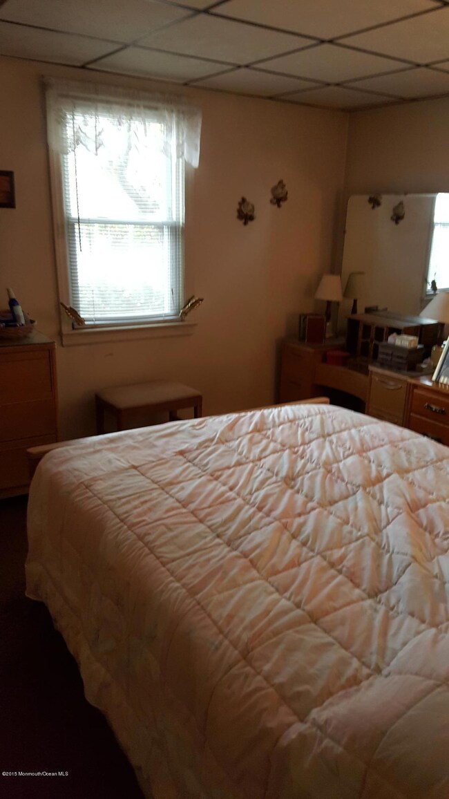 17 Orchard St, Carteret, NJ 07008 - photo 5