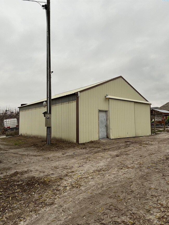 27 S Janis Rd Riverside, Tonasket, WA 98855 - photo 6