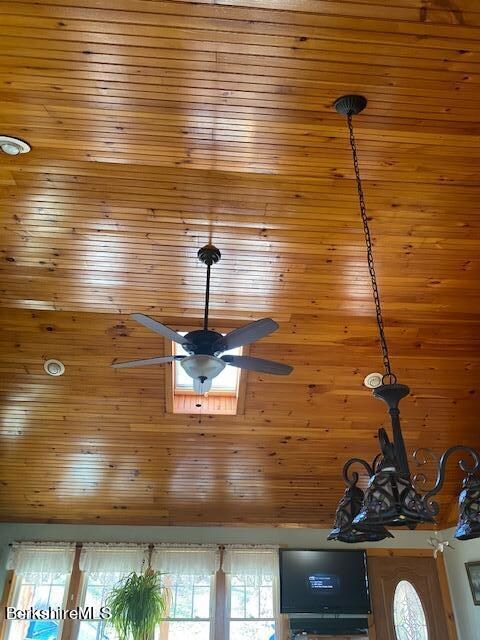 Lovely kitchen-living ceiling