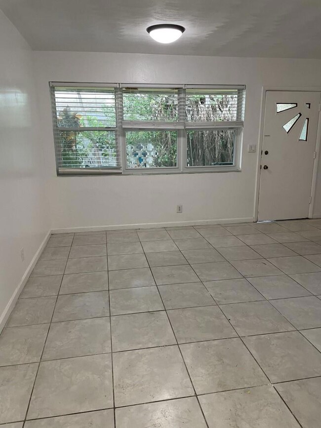 1518 Grant St unit 1, Hollywood, FL 33020 - photo 6