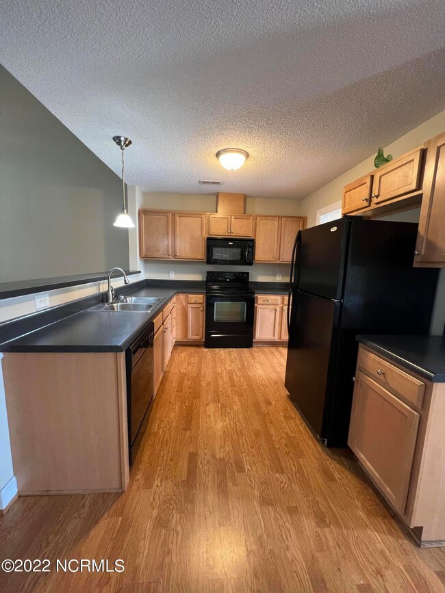 2304 Sadler Dr unit A, Winterville, NC 28590 - photo 4