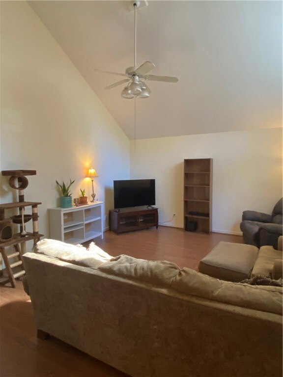 215 Chattan Ct, Walhalla, SC 29691 - photo 2