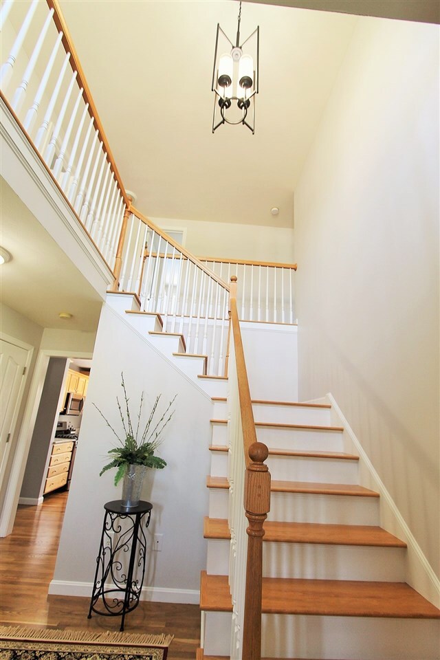 19 Buckingham Dr, Londonderry, NH 03053 - photo 7