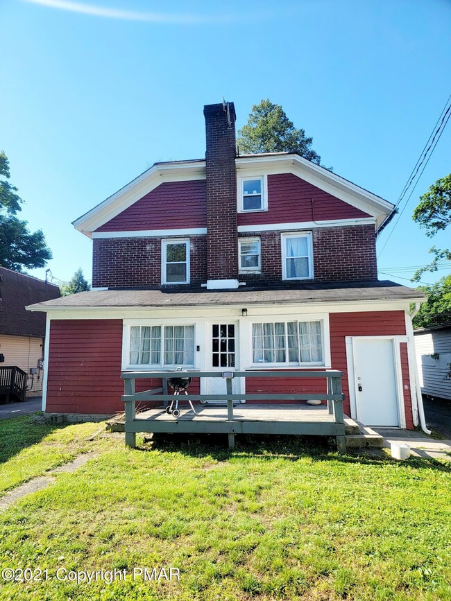 1124 W Main St, Stroudsburg, PA 18360 - photo 2