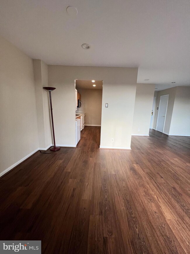 Columbia Towers Condominium unit 807, Silver Spring, MD 20904 - photo 6