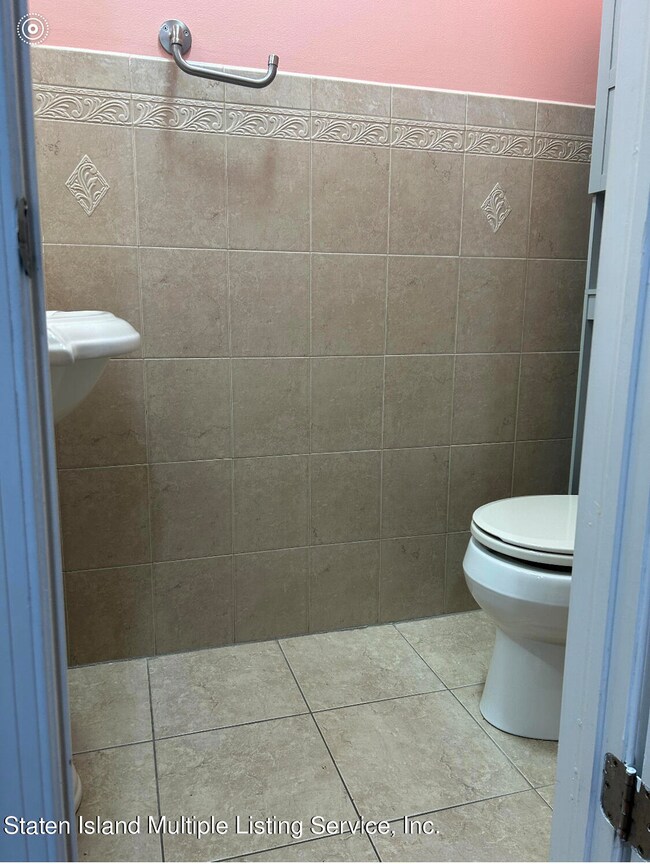 40 Calvanico Ln, Staten Island, NY 10314 - photo 6