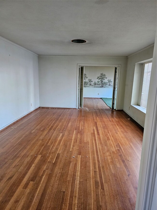 12215 Broken Arrow St, Houston, TX 77024 - photo 6