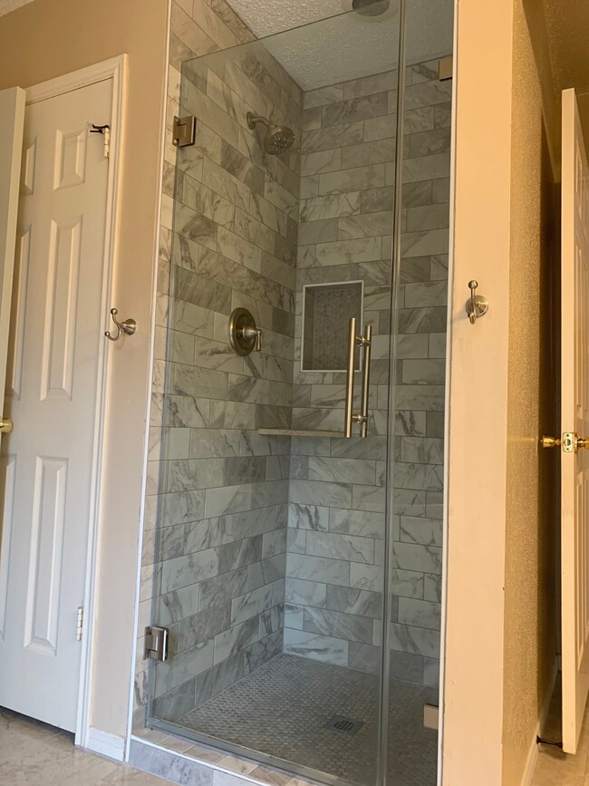 16035 Sweetwater Creek Dr, Houston, TX 77095 - photo 4