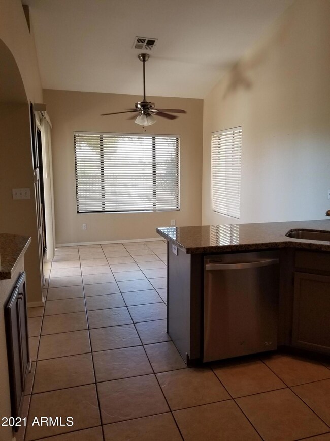 Kitchen dining
