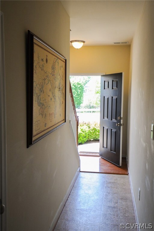 FOYER OFFERS HARDWOODS TO GREET YOUR GUESTS AND EA