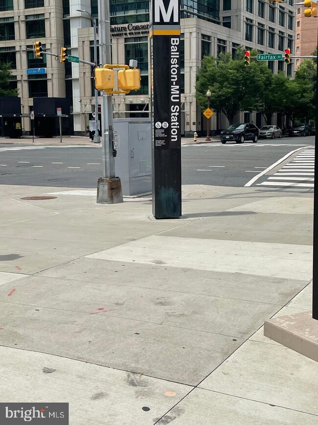 The Berkeley unit 104, Arlington, VA 22201 - photo 5