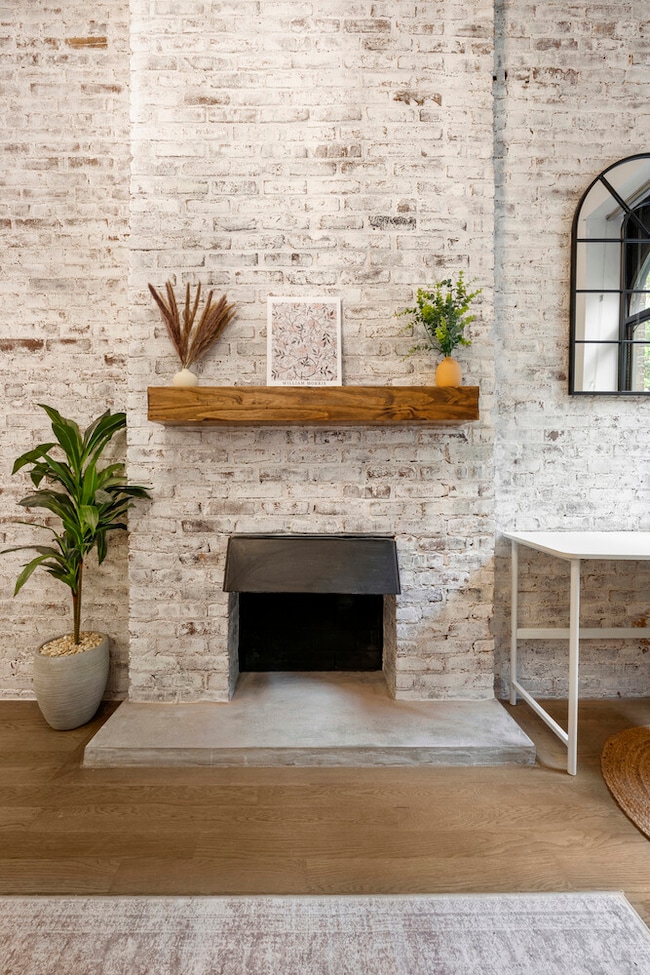 221 W 21st St unit 1A, New York, NY 10011 - photo 4