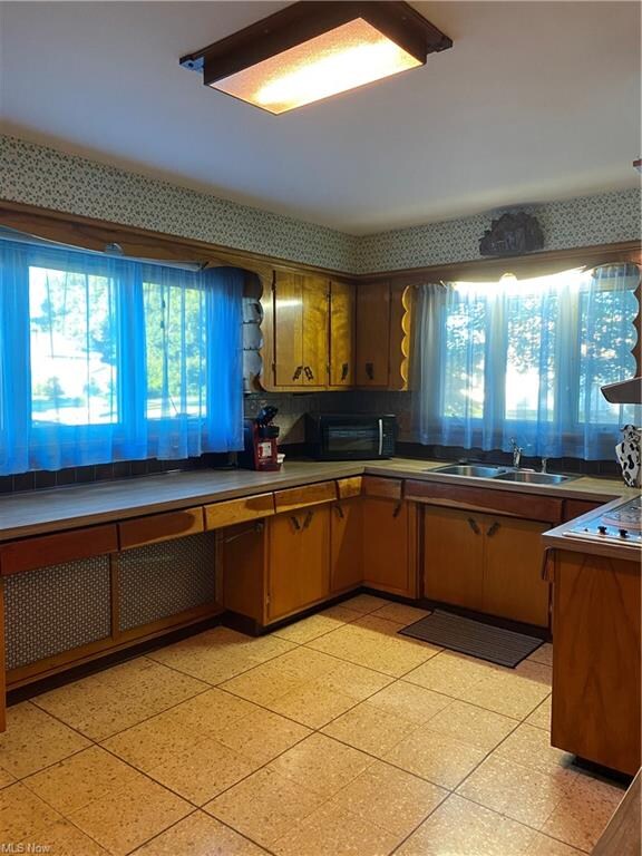 Kitchen 15 x 13. All kitchen appliances included.