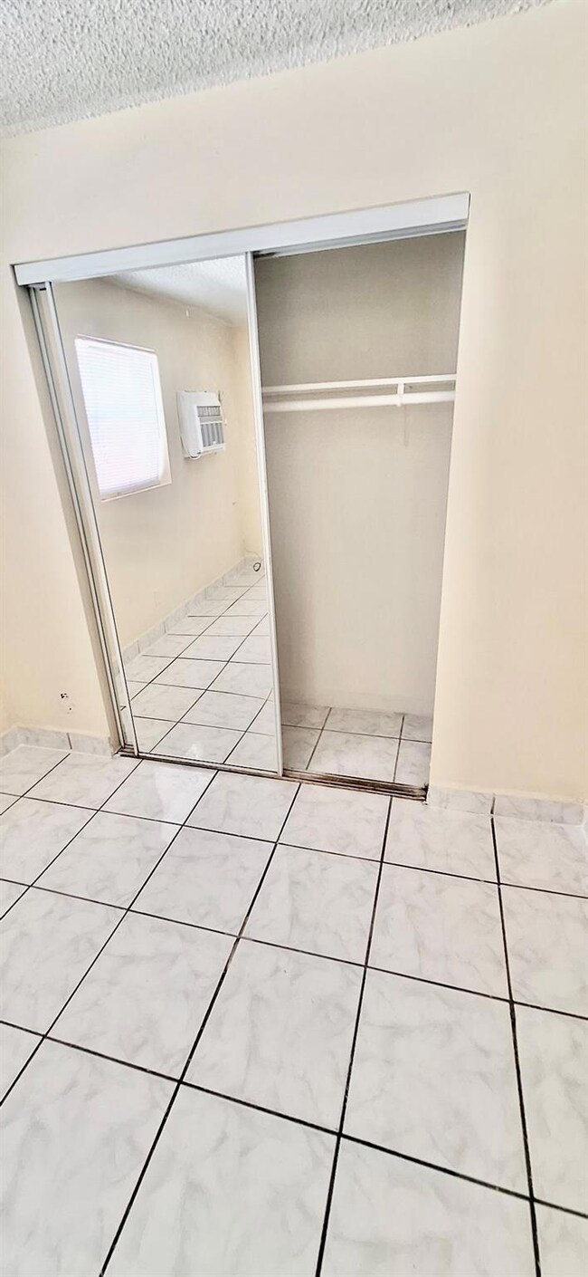 113 NW 27th Ave unit 7, Fort Lauderdale, FL 33311 - photo 6