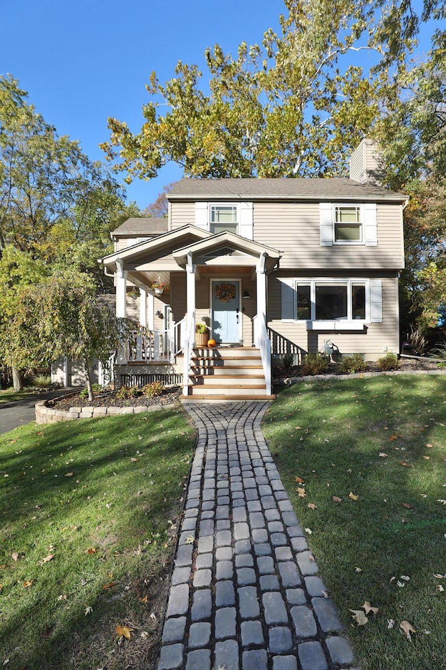 272 Colonial Ave, Worthington, OH 43085 - photo 3