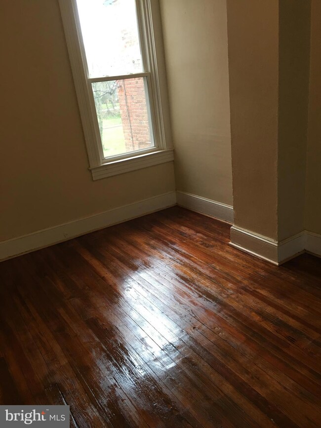 4711 Frederick Ave, Baltimore, MD 21229 - photo 7