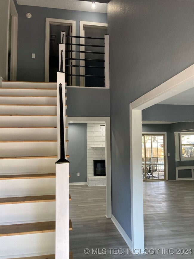 Downstairs main bdr, 3 bdrs up