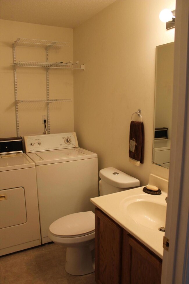 Main level bath