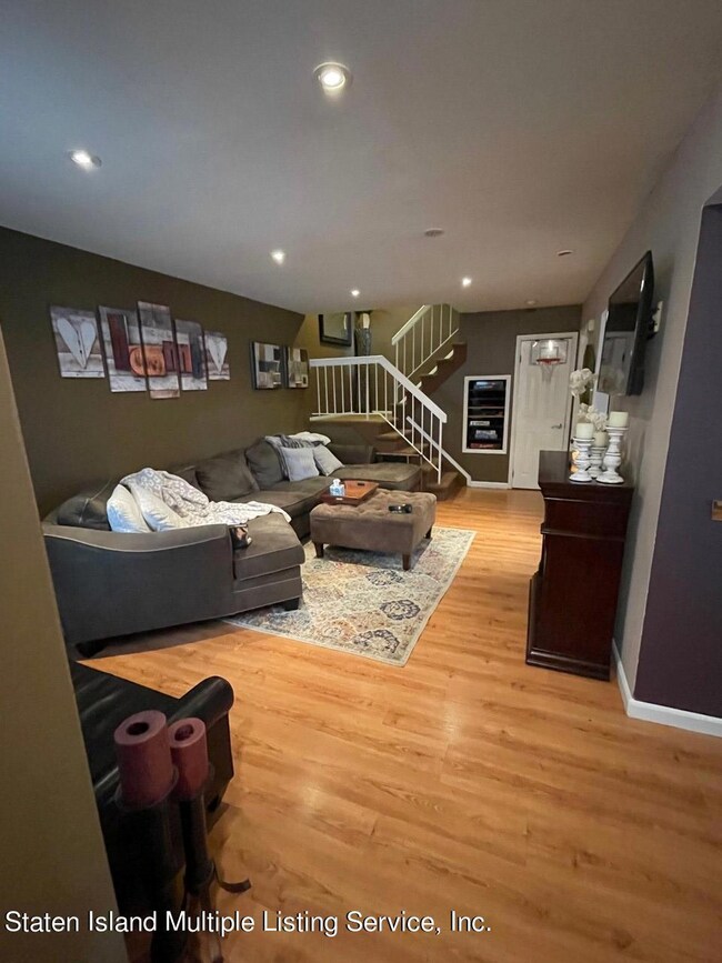 18A Fuller Ct, Staten Island, NY 10306 - photo 4
