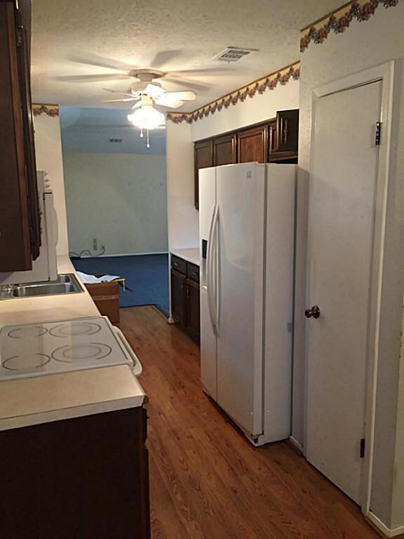 16506 Forest Bend Ave, Friendswood, TX 77546 - photo 6