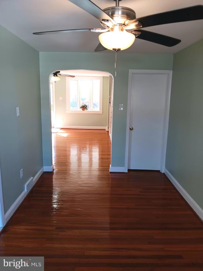 1027 Windsor Rd, Darby, PA 19023 - photo 6