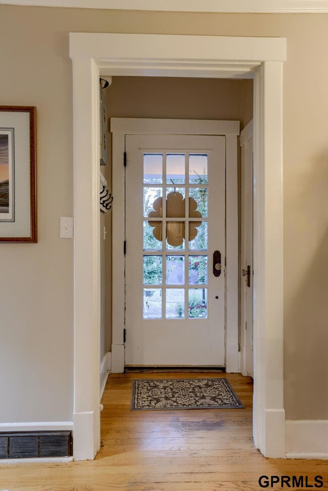 5016 Burt St, Omaha, NE 68132 - photo 5