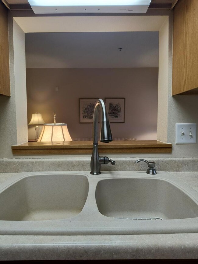 15001 Burnhaven Dr unit 104, Burnsville, MN 55306 - photo 5