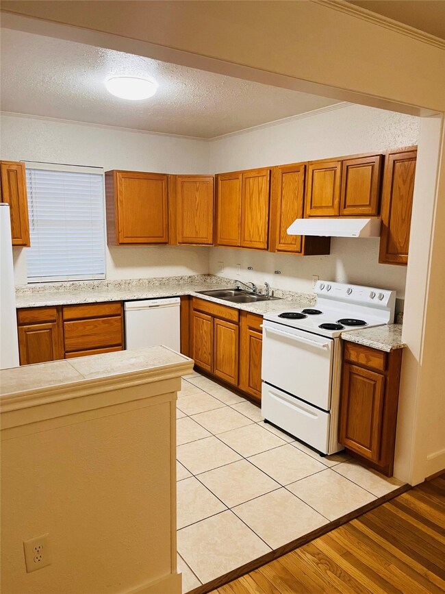 1583 Dover St unit 7, Boling-Iago, TX 77420 - photo 6