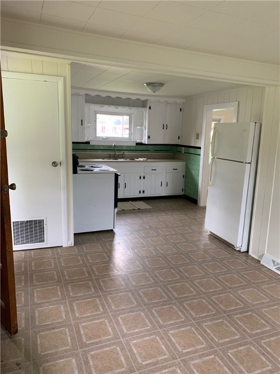 3025 W 26th St, Erie, PA 16506 - photo 3