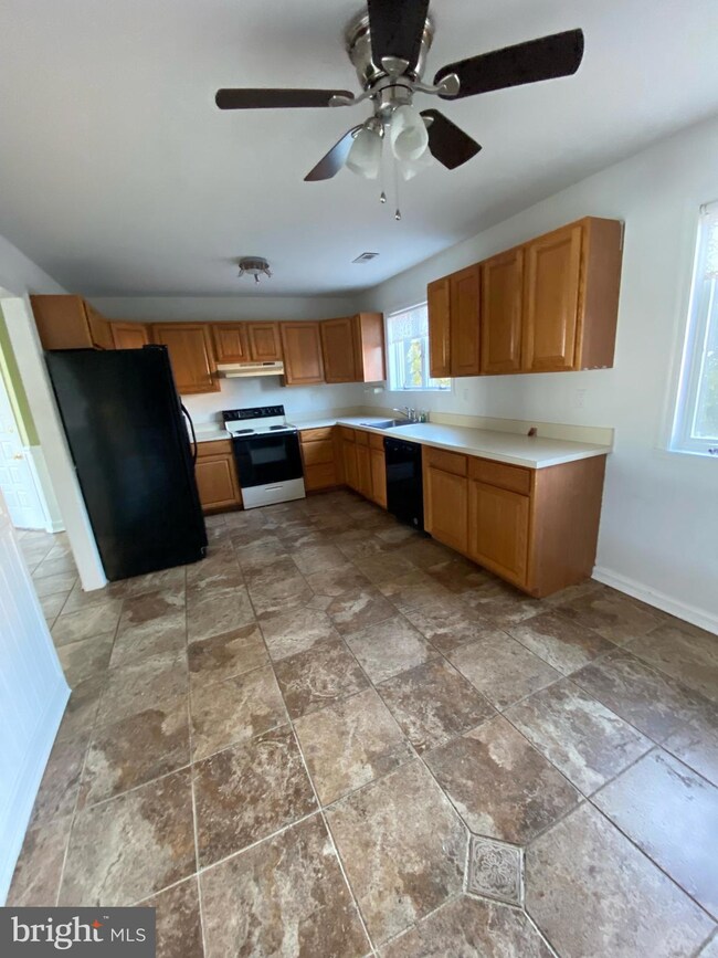 3305 Shore Dr, Annapolis, MD 21403 - photo 4