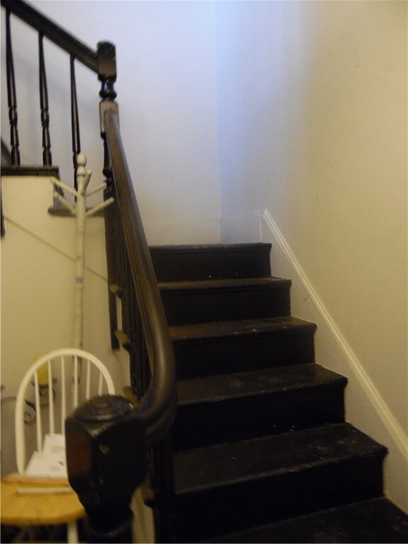 73 Evergreen St unit 2, Providence, RI 02906 - photo 2