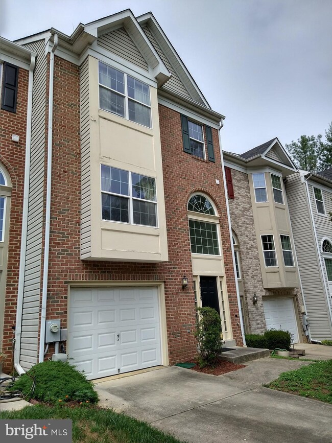 12305 Castlewall Ct, Bowie, MD 20720 - photo 2