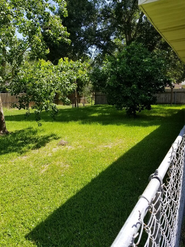 2825 El Camino St, Bay City, TX 77414 - photo 7