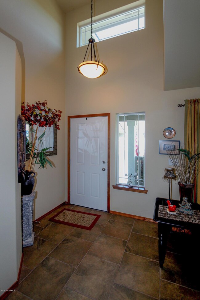 Light & Bright Entry