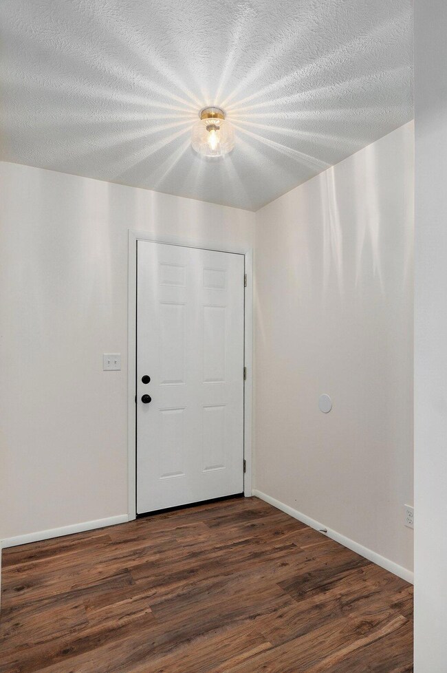 2411 S Rogers Ave-1