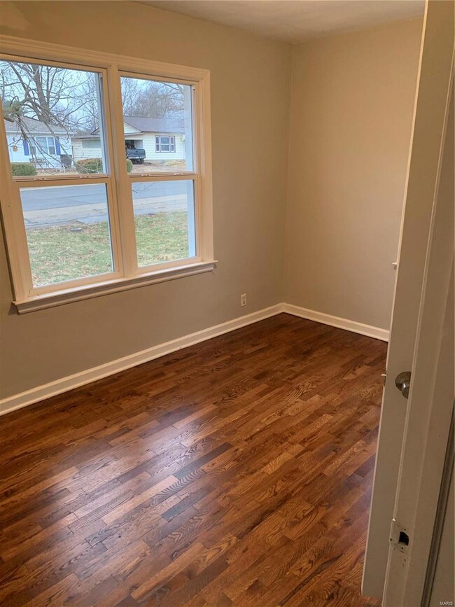 204 Kuhne Blvd, Troy, MO 63379 - photo 3