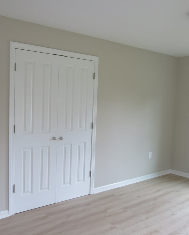 115 Sillimanville Rd, Moodus, CT 06469 - photo 5