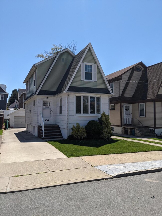 136 Dudley Ave, Staten Island, NY 10301 - photo 2