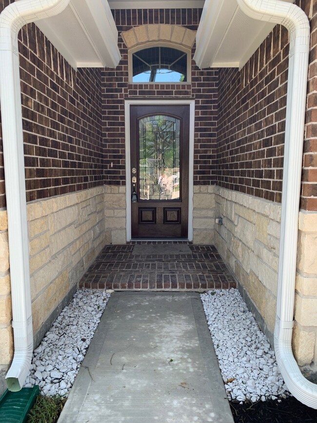 1049 Reverend b j Lewis Dr, Houston, TX 77088 - photo 3