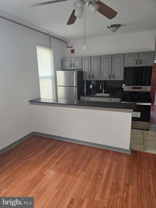 1523 Christian St unit 2R, Philadelphia, PA 19146 - photo 4