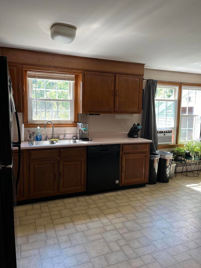 15 York St, Sanford, ME 04073 - photo 5