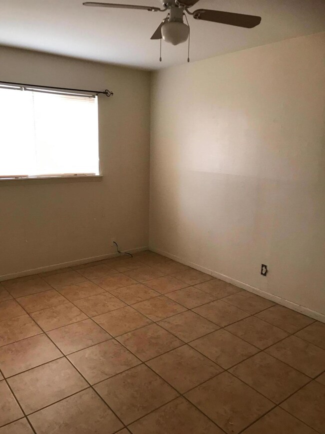2617 Sacramento Ave unit 2619, El Paso, TX 79930 - photo 5