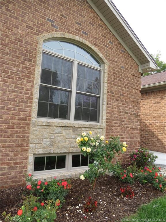 VIEW OF STONE DETAILS ON FRONT OF HOME...