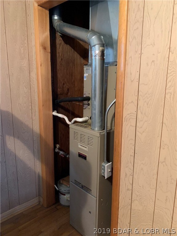 1252 Robin Hood Ln, Roach, MO 65787 - photo 4