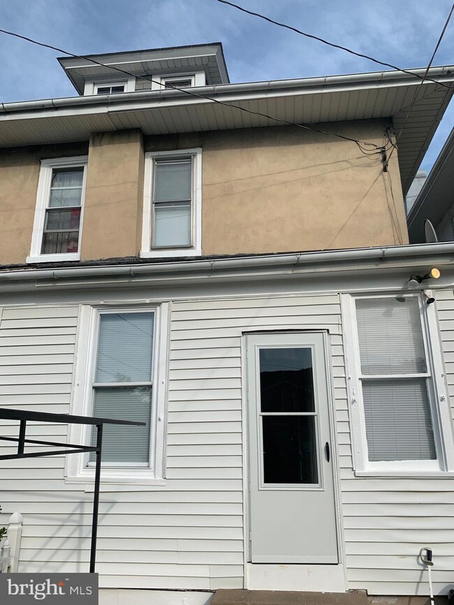 34 Franklin St, Reading, PA 19607 - photo 2