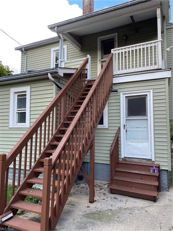 Top Unit Back Entrance