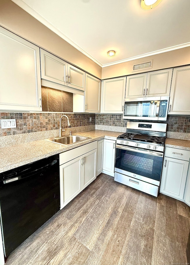 27 Country Walk, Shelton, CT 06484 - photo 4